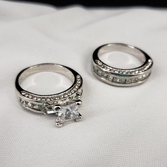 Silvertone Wedding Ring Set - Picture 4 of 4